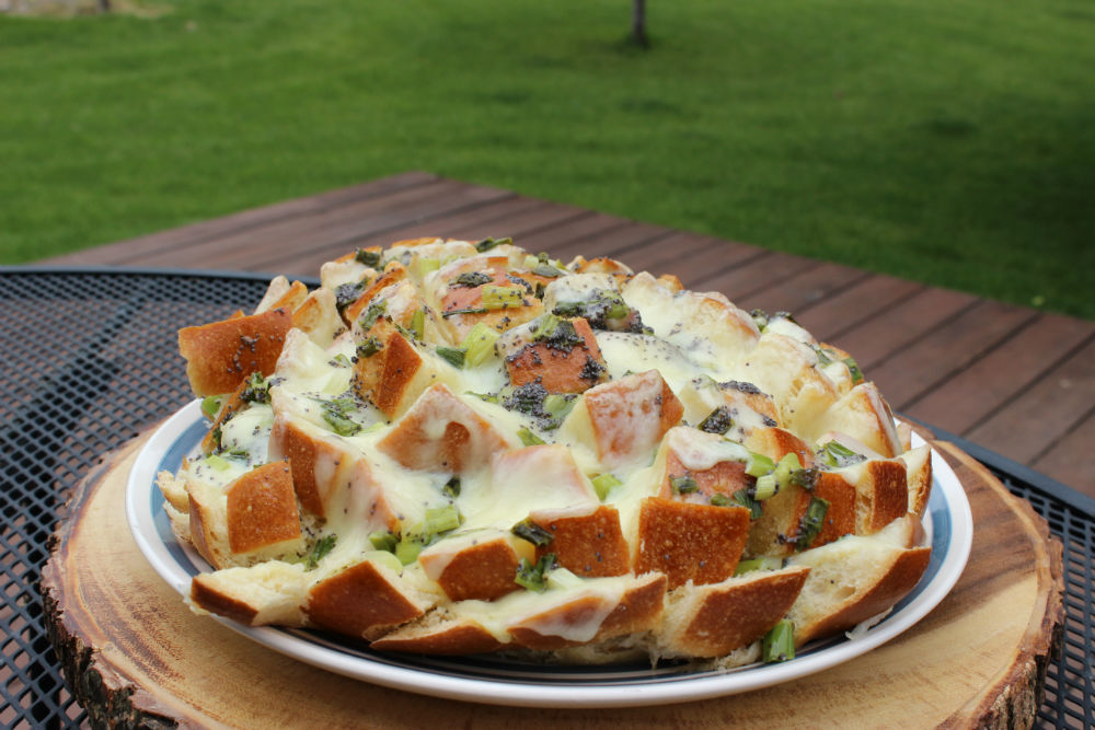 Bloomin' Onion Dutch Oven Bread